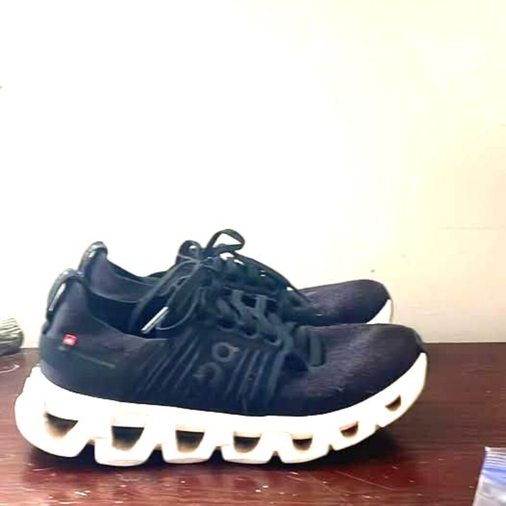 On Cloud Cloudswift Low Top Running Sneakers Womens, Size 7 Black